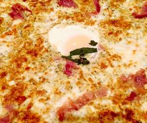 pizza with an egg 